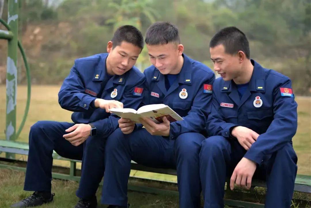 教育类新闻摘抄10 40字：快速掌握核心信息，轻松应对信息爆炸时代